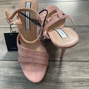 🔥NWT Nude Zara heels
